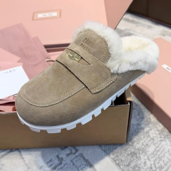 Miu Miu Tan and Cream Slippers - Picture 6 of 8